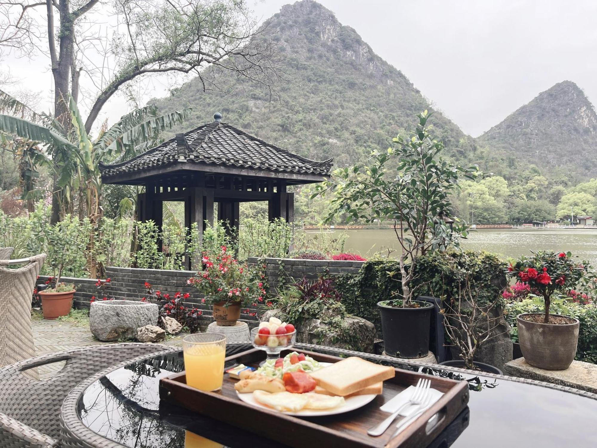 Guilin Heshe Lakeside Resort-Free Pick Up Service Stay Two Nights Экстерьер фото